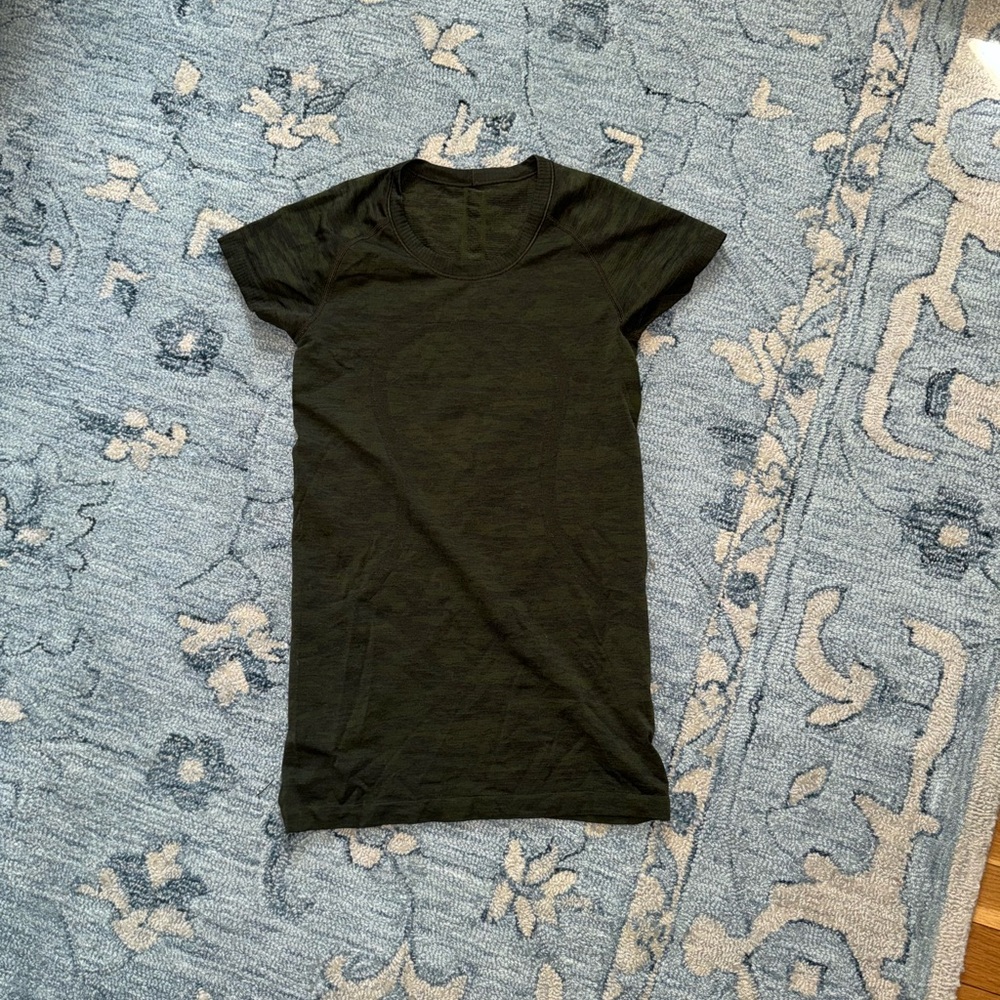 Swiftly Tech Short-Sleeve Shirt